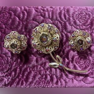 Vintage Sarah Coventry brooch and earrings set